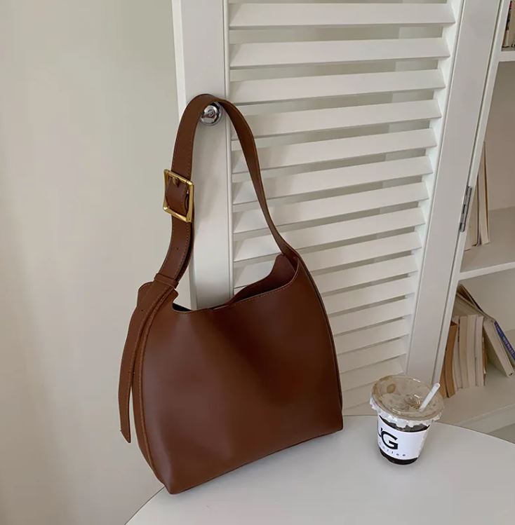 Versatile Large Capacity Women's Bucket Bag Retro Crossbody Japanese One Shoulder